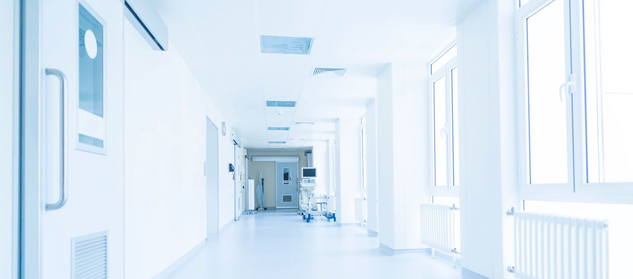 Usi HPL pentru Spital - Solutia moderna pentru igiena, durabilitate si siguranta